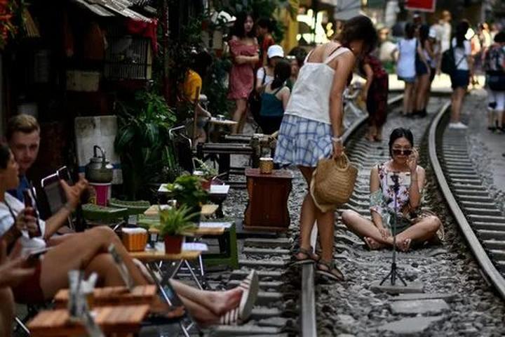 Chuyên gia Hotspot Matrix phân tích: Mua váy hoa mà không biết 4 và marketing video