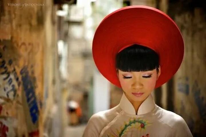 Hotspot Matrix và 5 kiểu áo blouse dễ “dừ” hơn 10 tuổi, nàng công sở nên né ngay